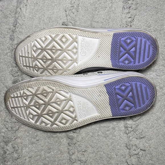 PURPLE AND WHITE LOW TOP CONVERSE - Picture 3 of 6